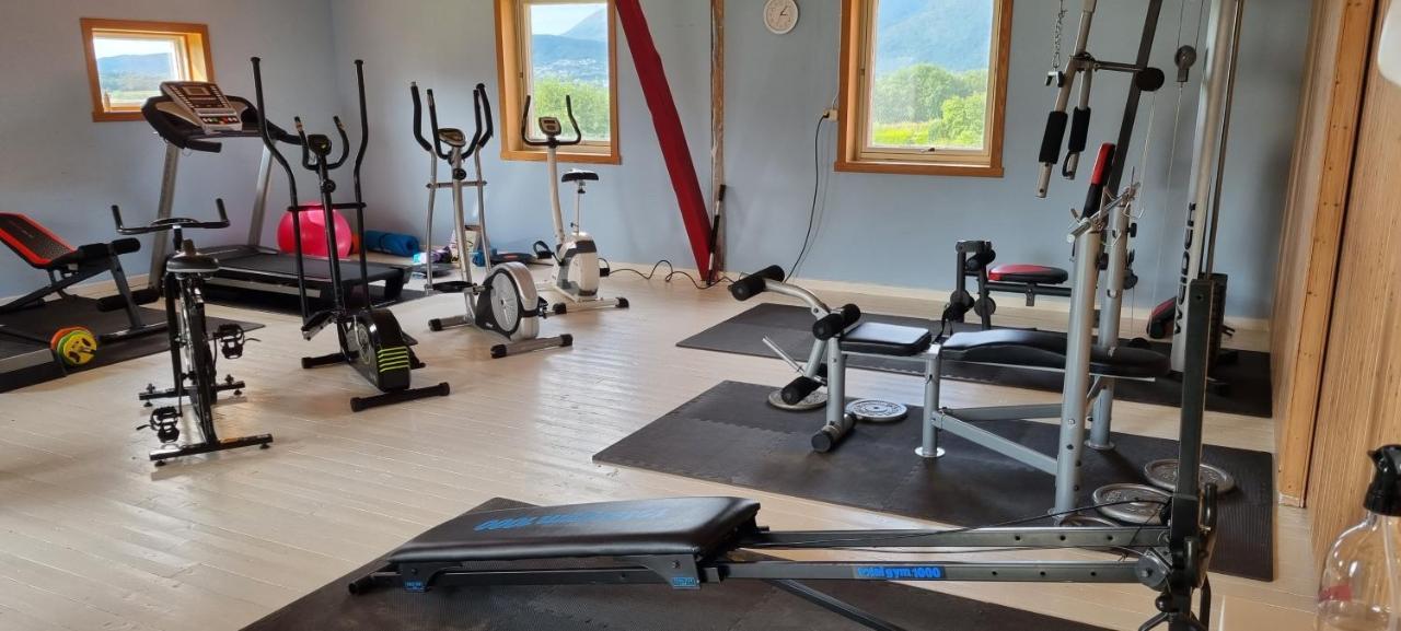 Rodseth Gardsovernatting Hytter Molde Exterior foto