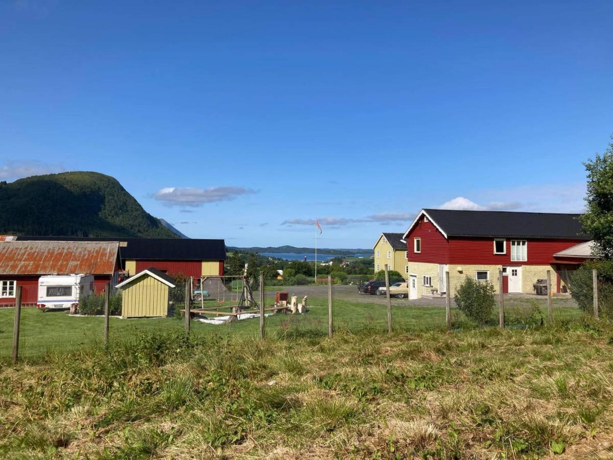 Rodseth Gardsovernatting Hytter Molde Exterior foto