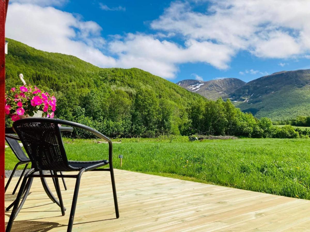 Rodseth Gardsovernatting Hytter Molde Exterior foto