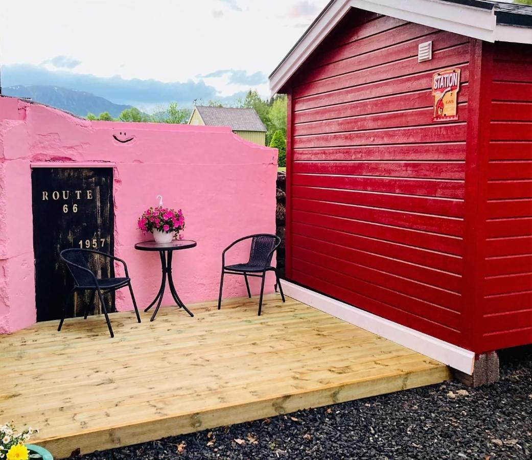 Rodseth Gardsovernatting Hytter Molde Exterior foto