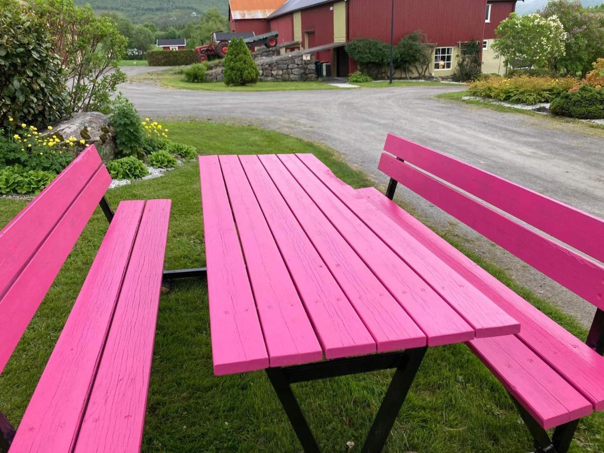 Rodseth Gardsovernatting Hytter Molde Exterior foto