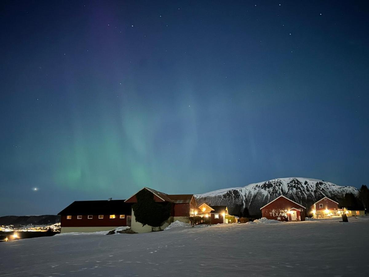 Rodseth Gardsovernatting Hytter Molde Exterior foto
