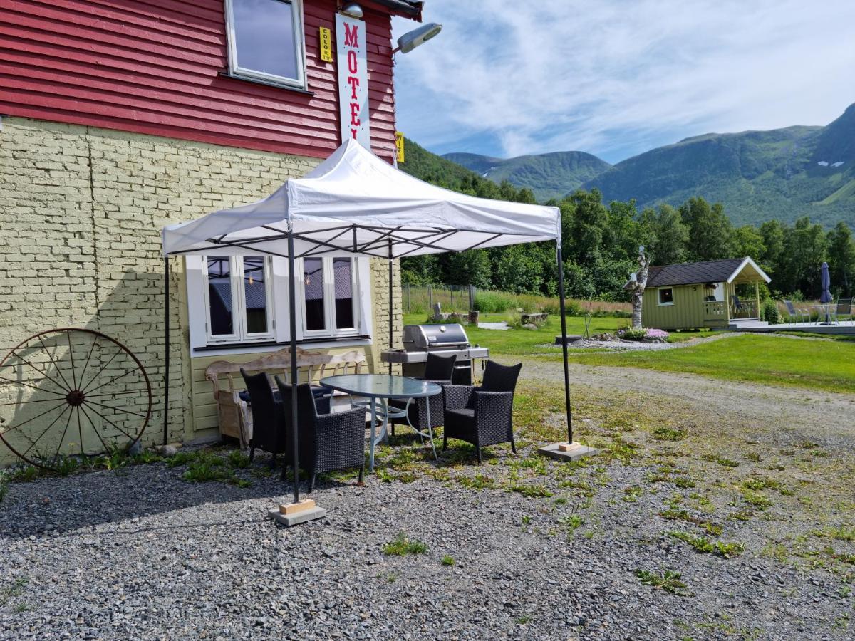 Rodseth Gardsovernatting Hytter Molde Exterior foto