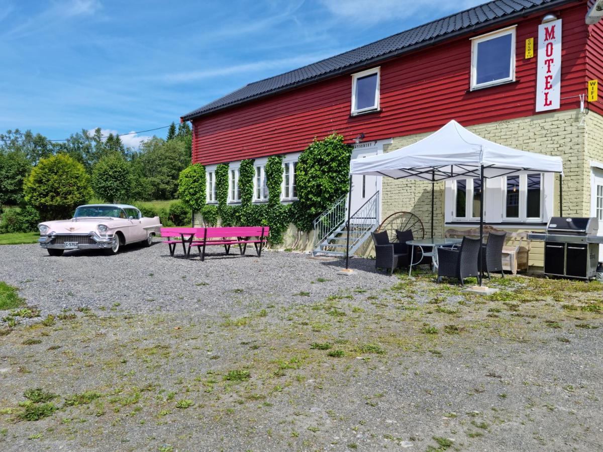 Rodseth Gardsovernatting Hytter Molde Exterior foto