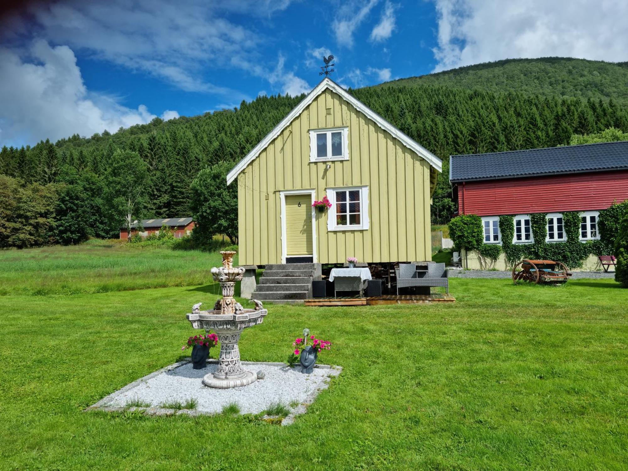 Rodseth Gardsovernatting Hytter Molde Exterior foto